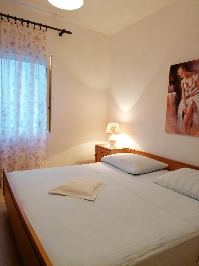 Apartmani Milisa L Primošten Esterno foto