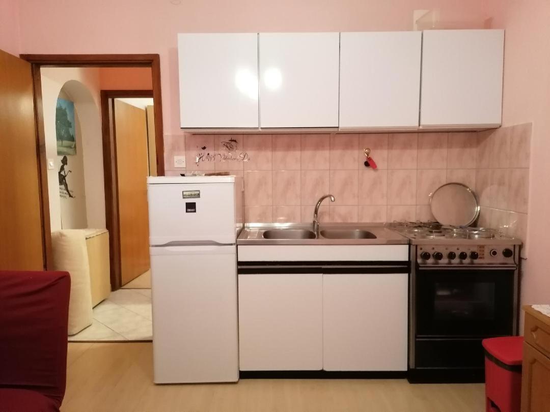 Apartmani Milisa L Primošten Esterno foto