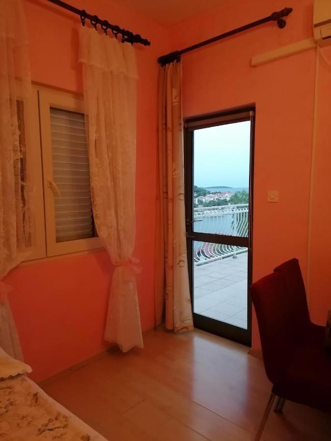 Apartmani Milisa L Primošten Esterno foto