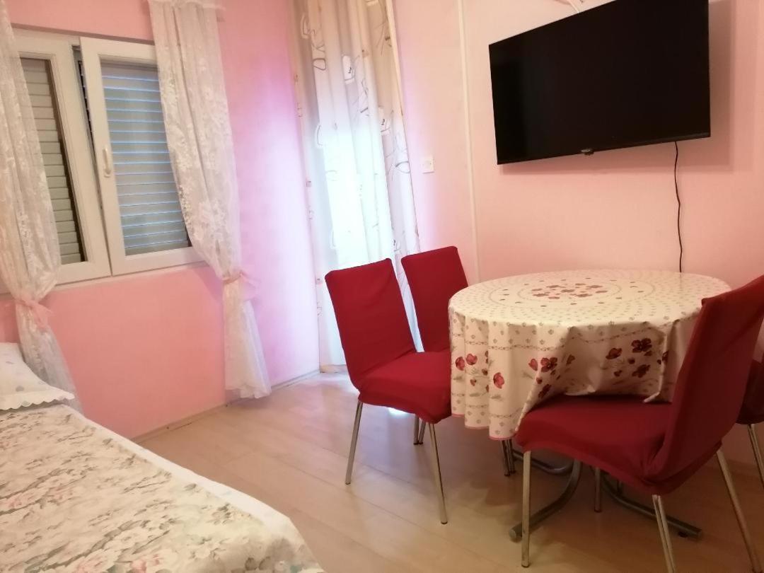 Apartmani Milisa L Primošten Esterno foto